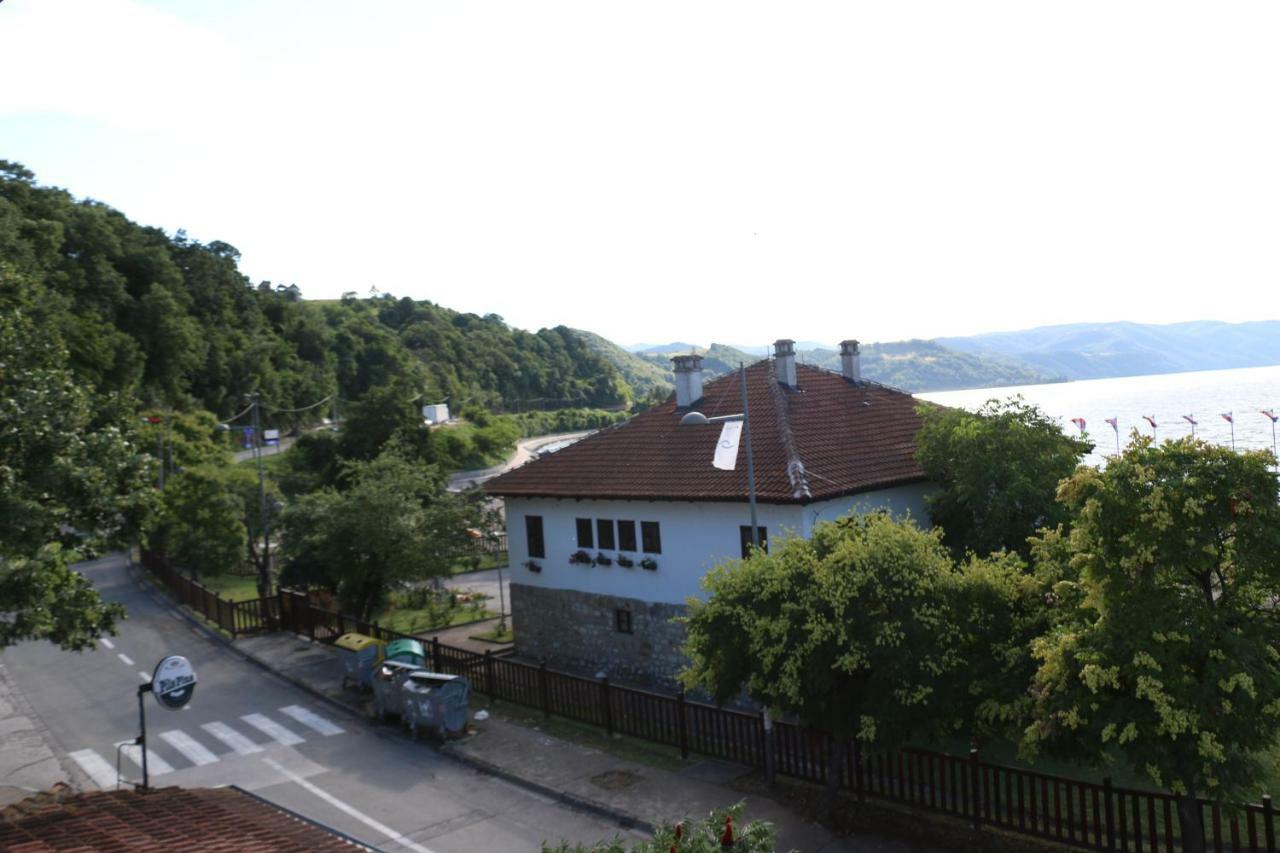 Hostel Trajan Donji Milanovac Ngoại thất bức ảnh