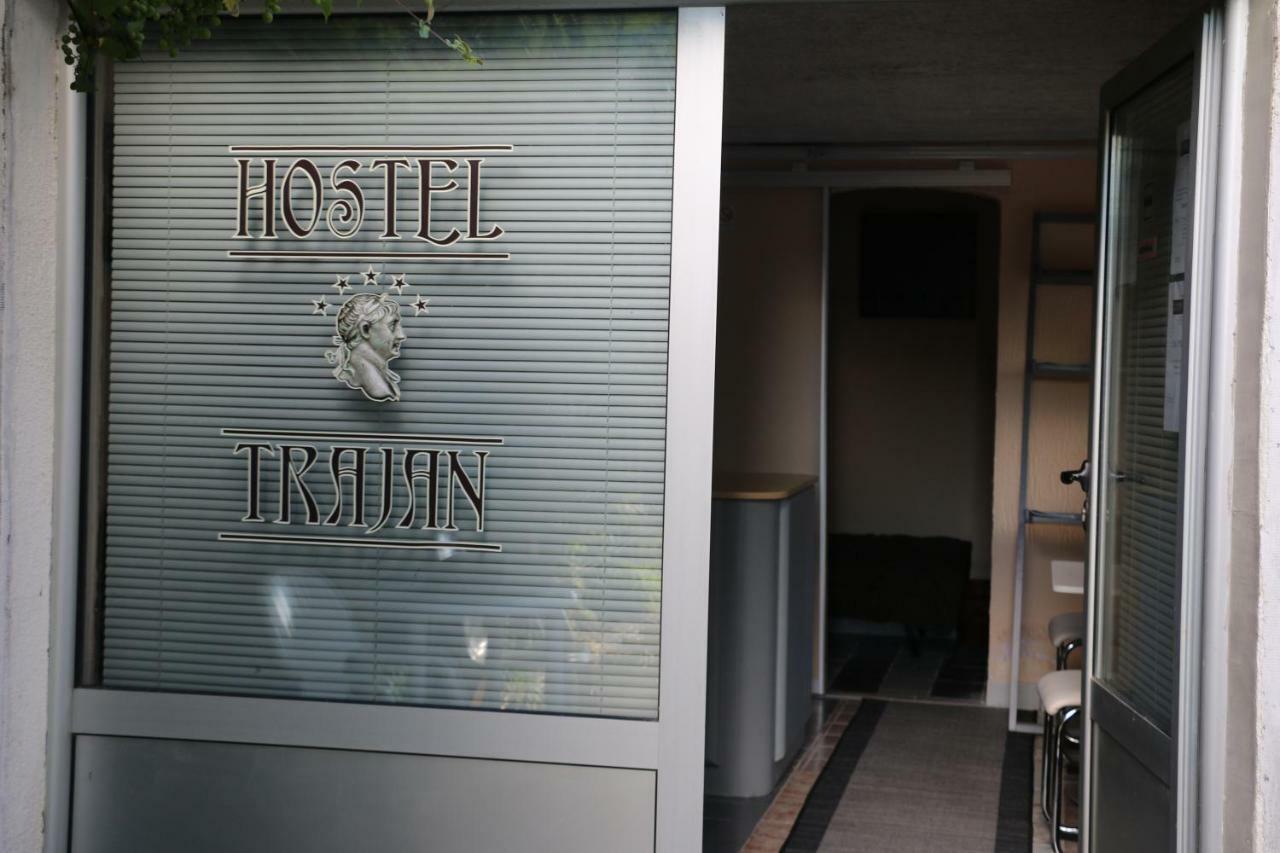 Hostel Trajan Donji Milanovac Ngoại thất bức ảnh